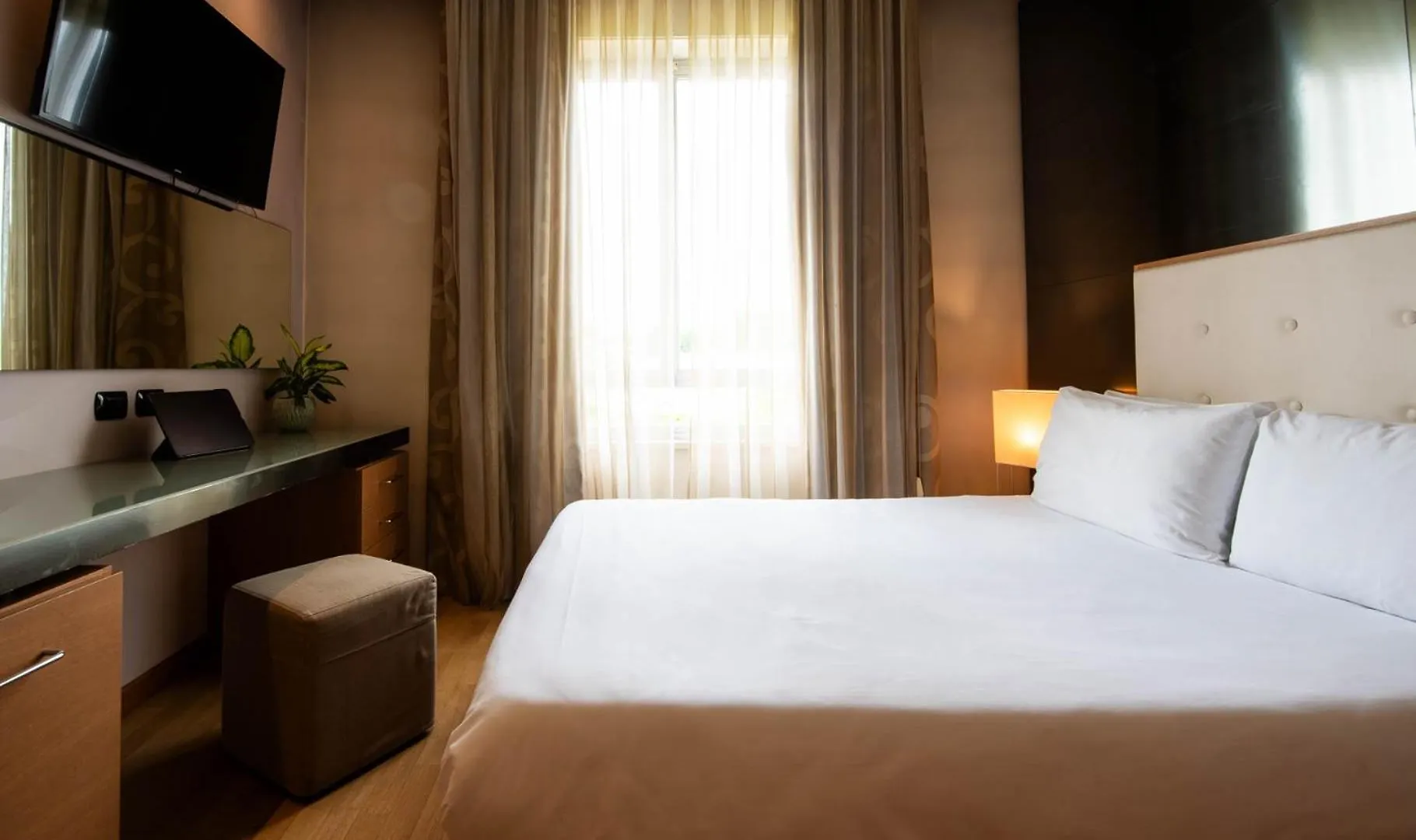 Axolute Comfort Hotel Como Cantù איטליה
