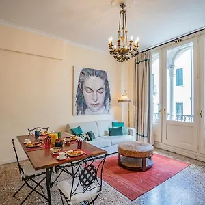  Apartment Ca' Grassi 2 Charming Balcony Italy