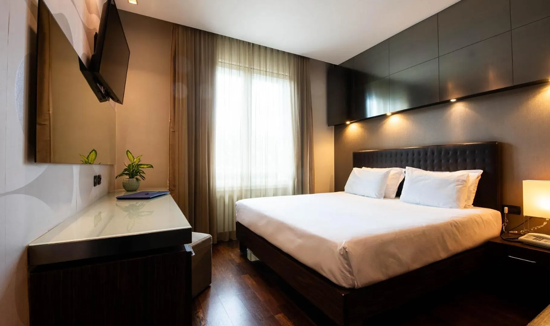 Axolute Comfort Hotel Como Канту